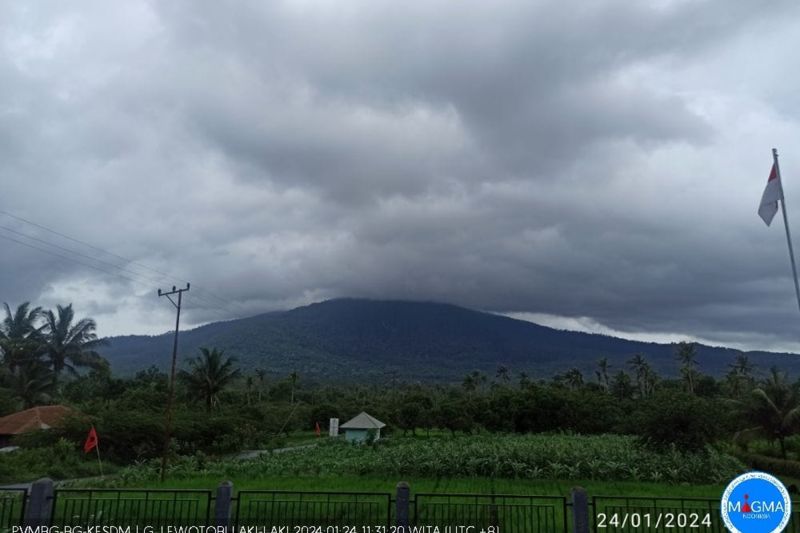 Visual Gunung Lewotobi Laki-laki, Flores Timur, NTT, Rabu (24/1)