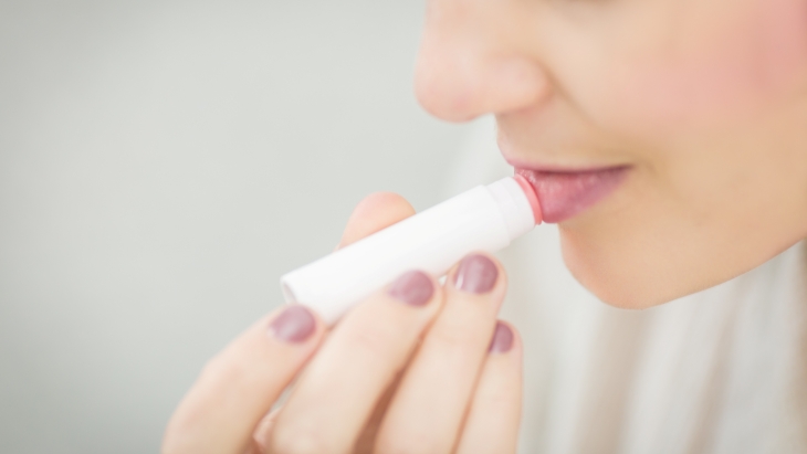 Jangan Menggunakan Lip Balm Terlalu Sering