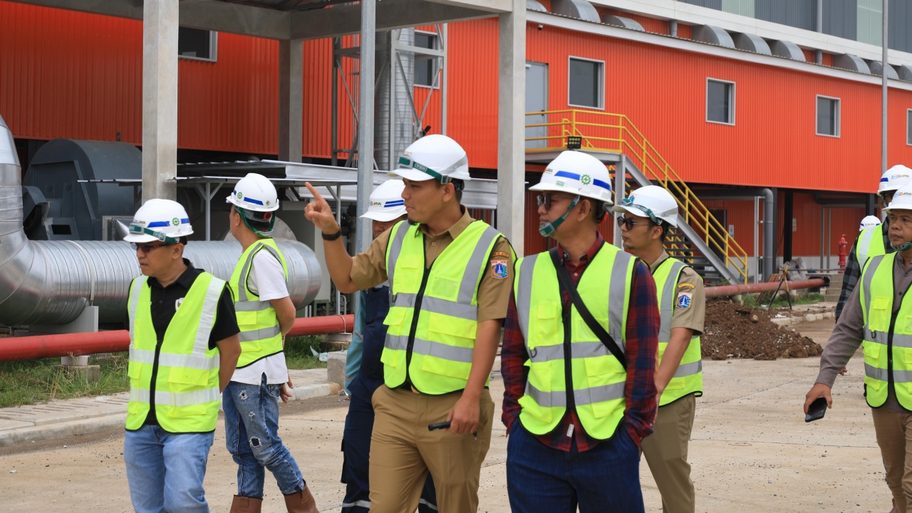 Diajak Keliling RDF Plant Rorotan, Warga JGC Harap Tak Lagi Keluar Asap dan Bau Sampah Menyengat