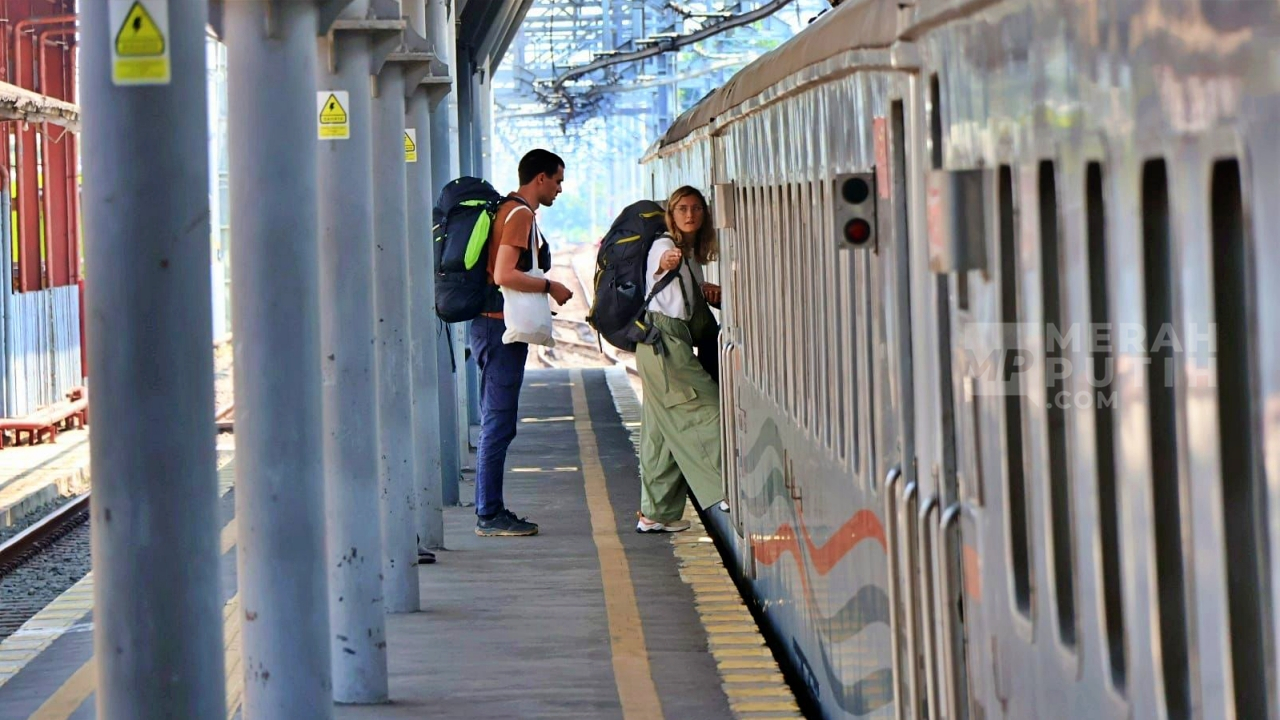 Kereta Api Makin Diminati Turis Asing, 86 Ribu Wisman Naik KA Awal 2026