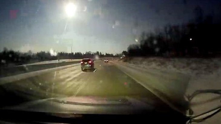 Meteor Jatuh Disangka Alien, Bikin Geger Warga Michigan