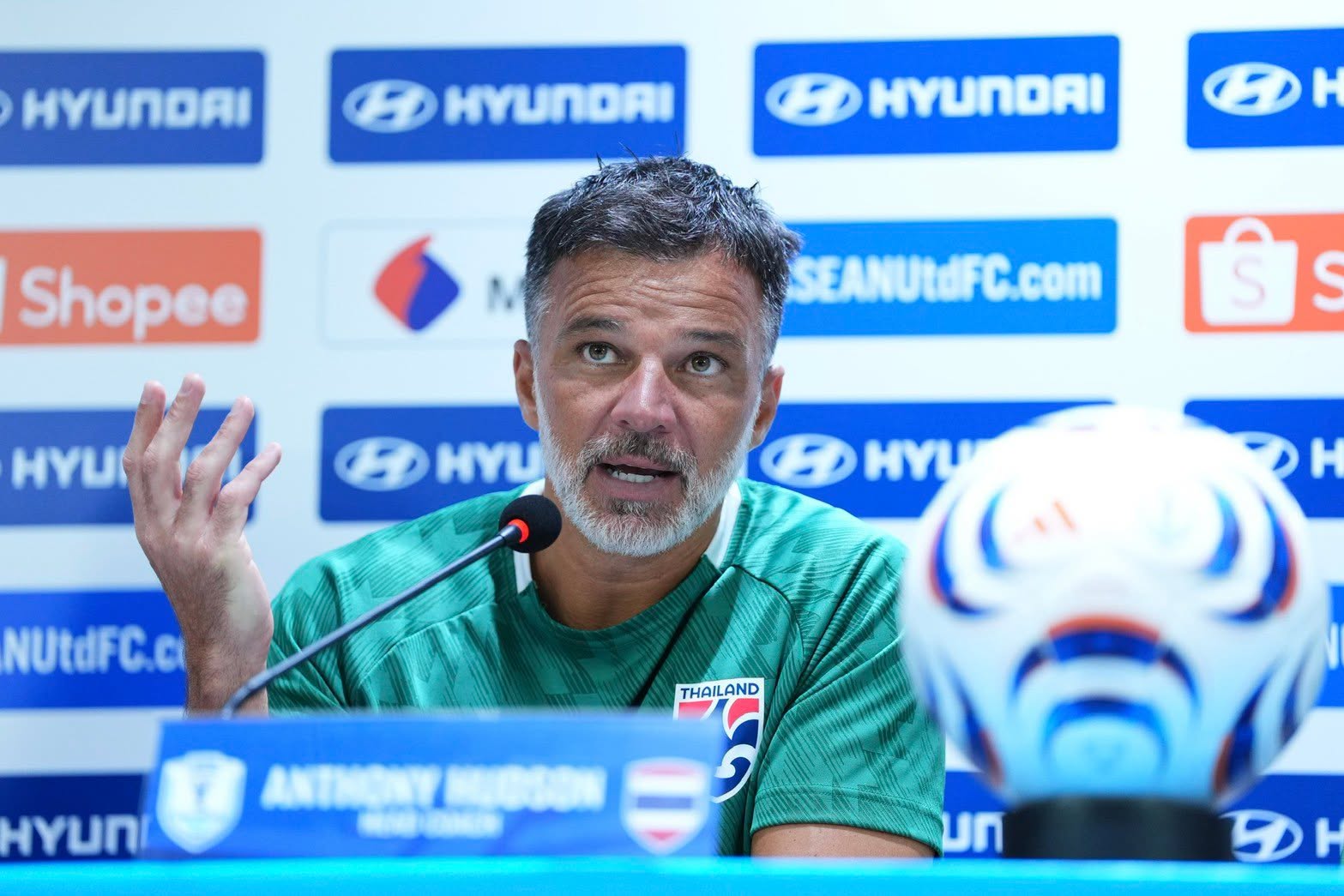 Anthony Hudson Minta Pemain Timnas Thailand Lupakan Keunggulan, Sebut Leg Kedua Dimulai 0-0 Vs Singapura