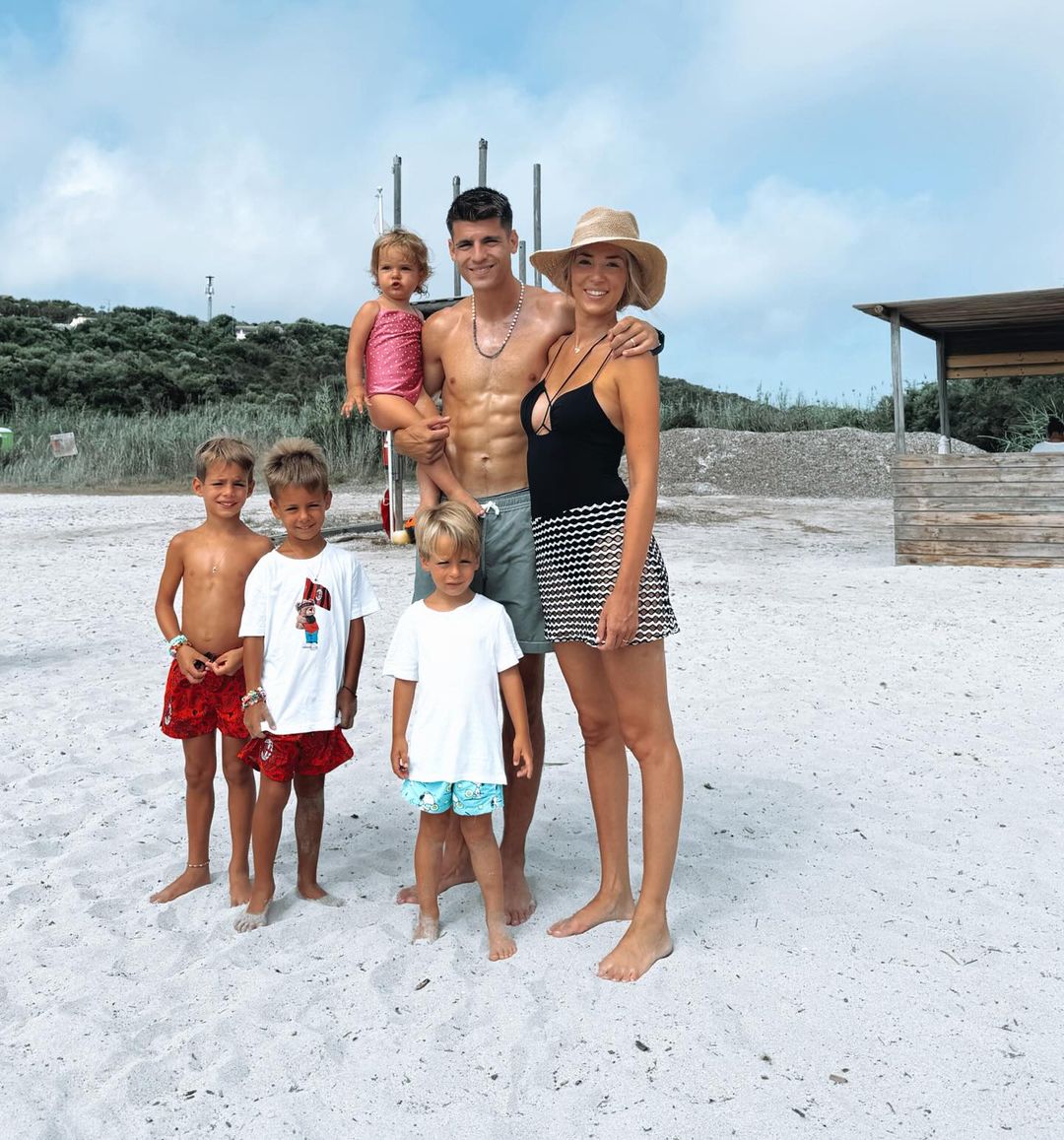 Alvaro Morata dan Alice Campello sempat liburan bersama anak-anaknya