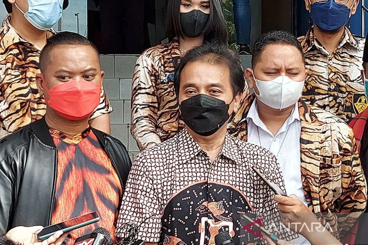 Roy Suryo: Sirekap KPU Tak Layak Digunakan