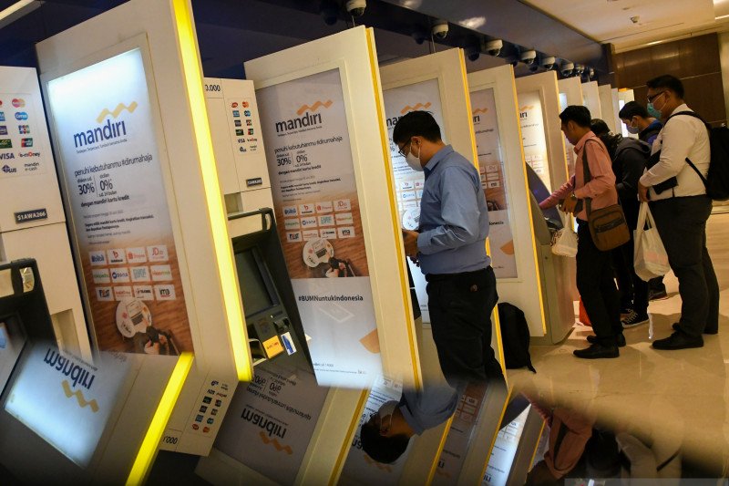 Laba Bersih Bank Mandiri Turun 25,24 Persen