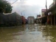 Jalur Pantura Timur Terputus Akibat Banjir Hingga Leher Orang Dewasa