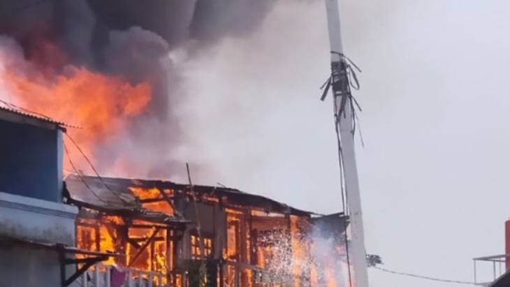 Belasan Rumah Terbakar di Cengkareng