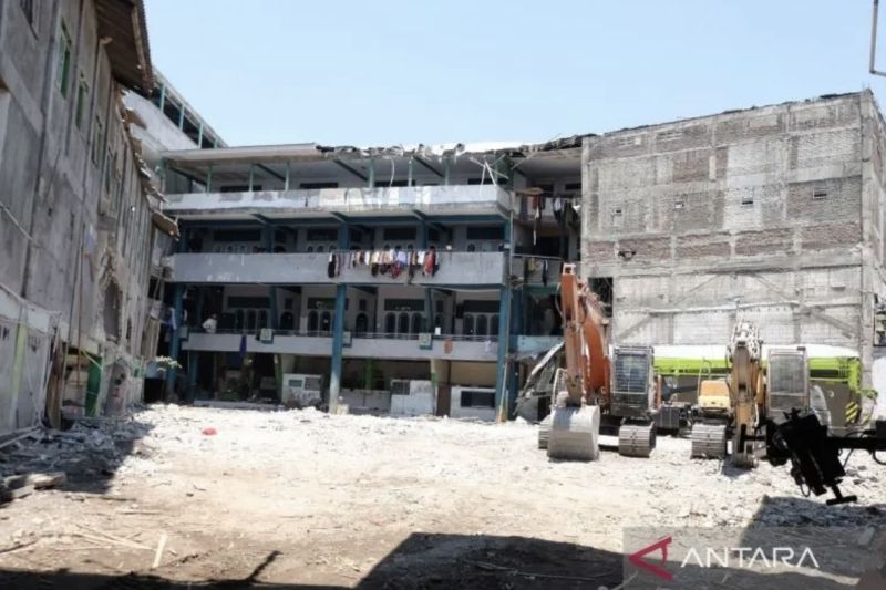 Basarnas: 171 Korban Dievakuasi dari Reruntuhan Musala Ponpes Al Khoziny, 104 Selamat, 67 Meninggal Dunia