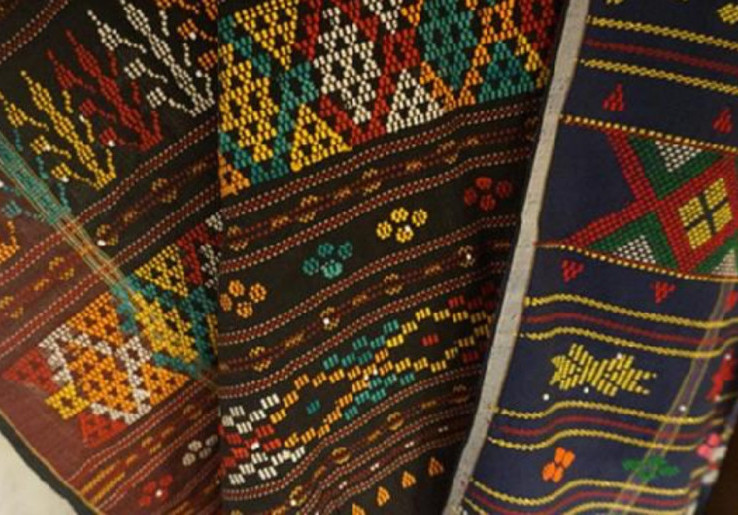 Warna-Warni Indah Motif Kain Ulos Khas Sumatra Utara