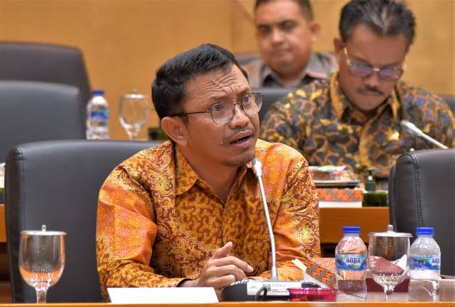 DPR Mengkritisi Wacana Penggunaan Susu Ikan di Program Makan Bergizi Gratis