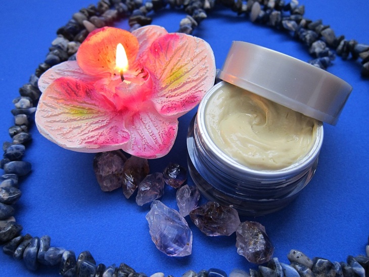   Krim anti-aging bisa berisiko cacat pada bayi. (Foto: Pixabay/saponifier)