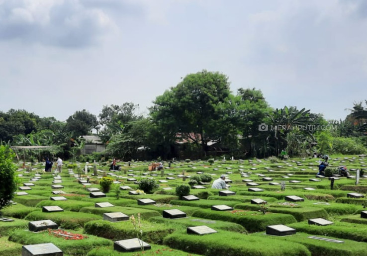 Sehari Jelang Puasa Ramadan TPU Tegal Alur Masih Ramai Peziarah
