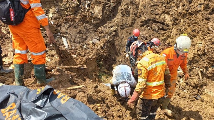 Tim SAR Temukan Dua Jenazah Korban Gempa Terkubur Sedalam 7 Meter