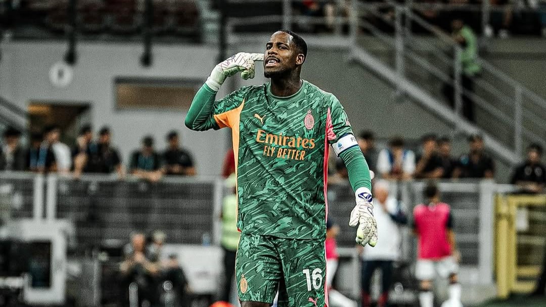 Masa Depan Mike Maignan Belum Jelas, AC Milan Diam-diam Incar Alisson Becker