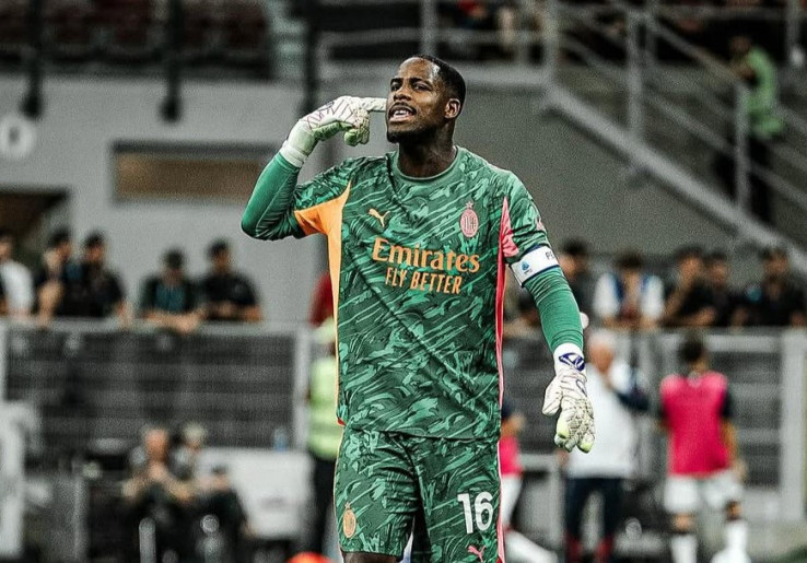 Masa Depan Mike Maignan Belum Jelas, AC Milan Diam-diam Incar Alisson Becker