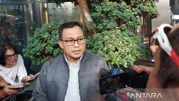 Jadi Tersangka, Pengacara Lukas Enembe Penuhi Panggilan KPK