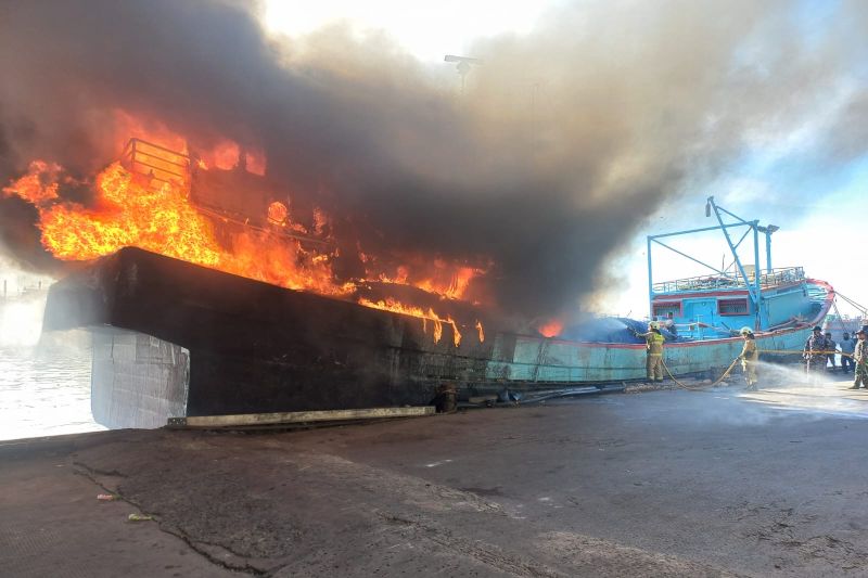 Kebakaran Pelabuhan Muara Baru Jakut, 2 Kapal Ludes