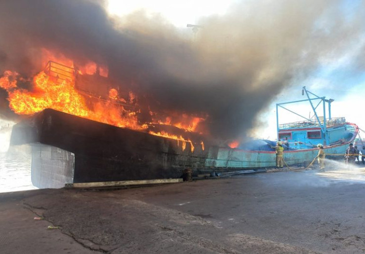 Kebakaran Pelabuhan Muara Baru Jakut, 2 Kapal Ludes