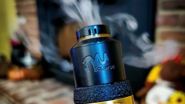 Perangkat vaping mengeluarkan zat kimia yang sama dengan rokok biasa. (Foto: Instagram/inkedandspun)