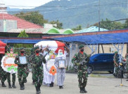Jenazah Serda Eka dan Istri Korban Penembakan di Elelim Diterbangkan ke Surabaya