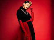 Sara Fajira Lepas Video Musik 'Moonstruck'