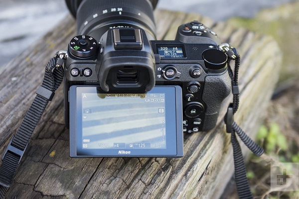 Nikon Z7 Full-frame Mirrorless