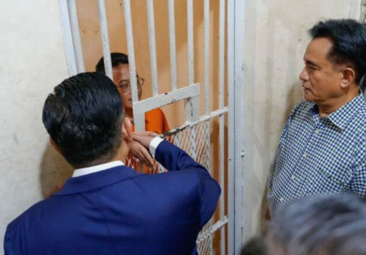 Dijenguk Menko Yusril di Rutan Polda, Delpedro Marhaen Bersikukuh Tidak Bersalah