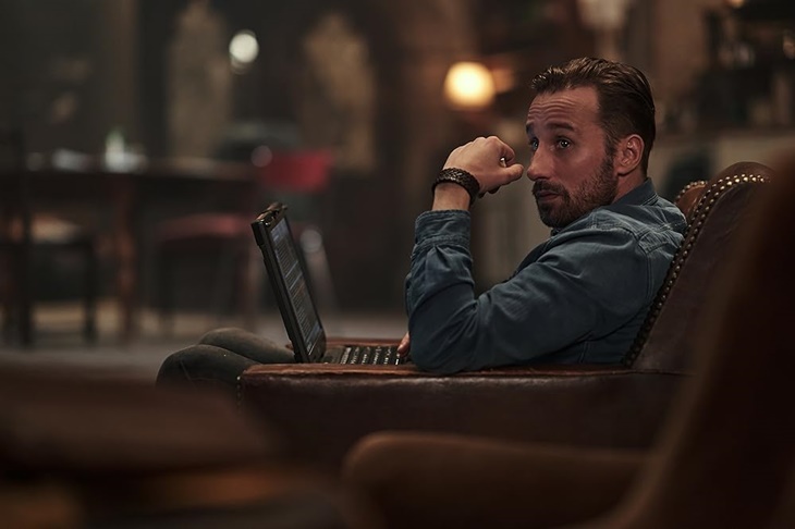 Alasan James Gunn Pilih Matthias Schoenarts Perankan Krem di Supergirl