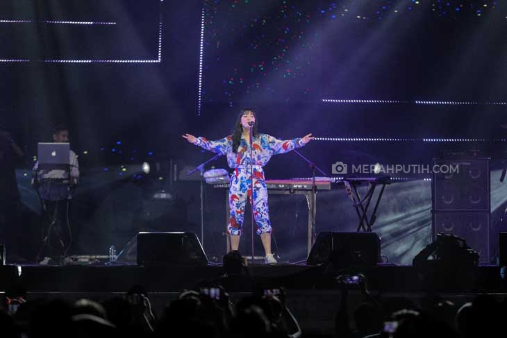 Penampilan Enerjik Isyana Sarasvati Pukau Penonton Java Jazz Festival 2019