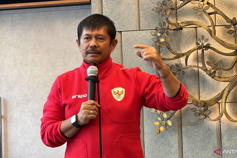 Menpora Dito Sebut Indra Sjafri Akan Tangani Tim untuk SEA Games, Erick Thohir Beri Respons