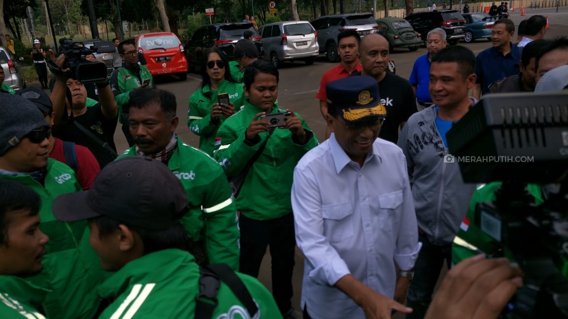 Nyate Bareng Ojol, Menhub Budi Janji Tingkatkan Kesejahteraan Pengemudi