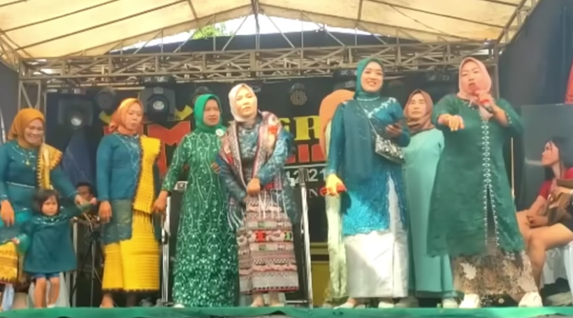 Lirik Lagu Waktu Ku Kecil