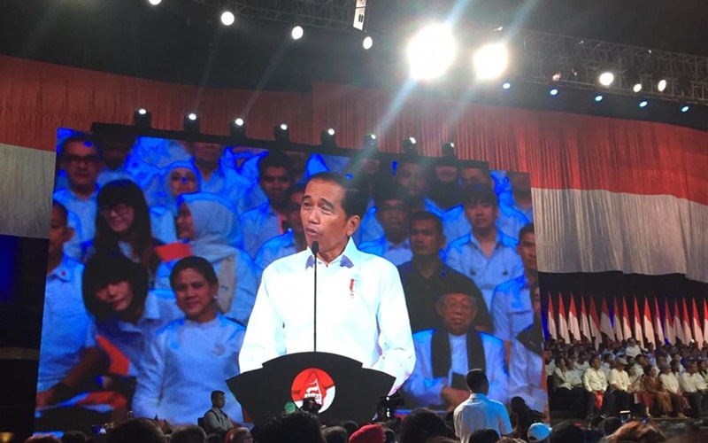 Presiden Jokowi saat menyampaikan pidato Visi Indonesia menyatakan oposisi perlu tapi jangan sampai hanya sebarkan dendam dan kebencian