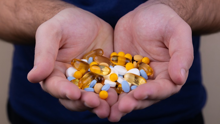 Jaga Kesehatan saat Berpuasa dengan Mengonsumsi Multivitamin 