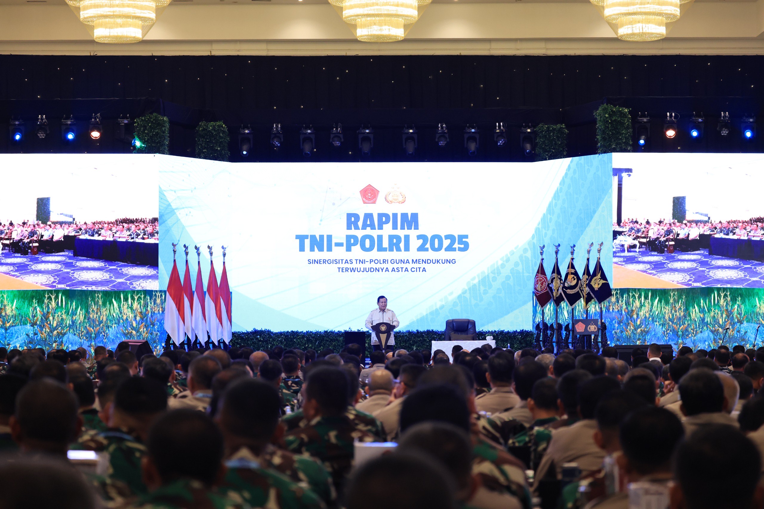 Prabowo: Rakyat yang Biayai, TNI-Polri Harus Mengayomi dan Melindungi