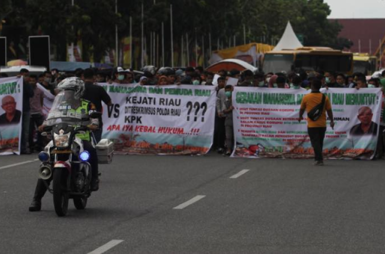Kerabat Gubernur Riau Diduga Bekingi Tender Proyek RTH 