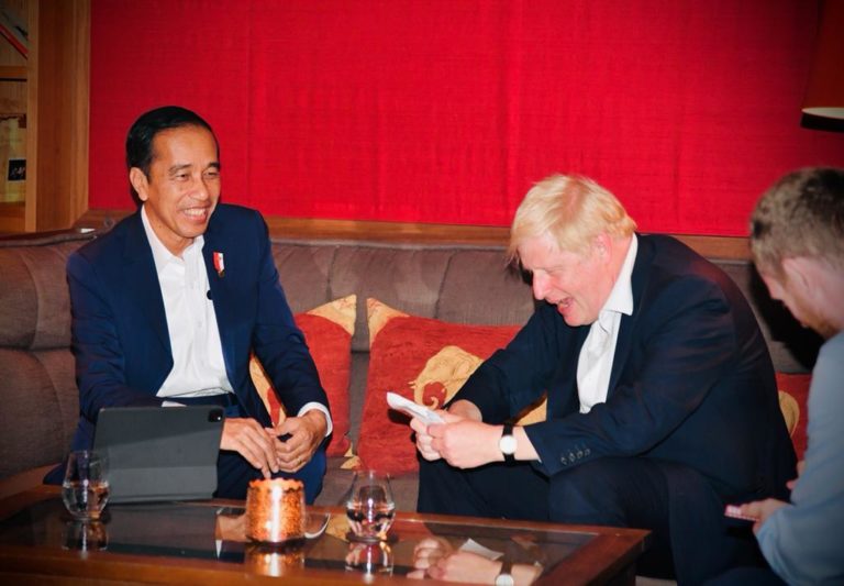 Dua Menteri Mundur, Pemerintahan PM Inggris Boris Dalam Krisis