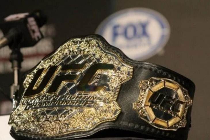 Sabuk juara UFC. ANTARA/AFP/Victor Decolongon