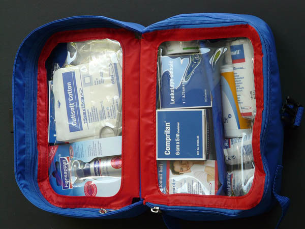 bawa obat saat traveling