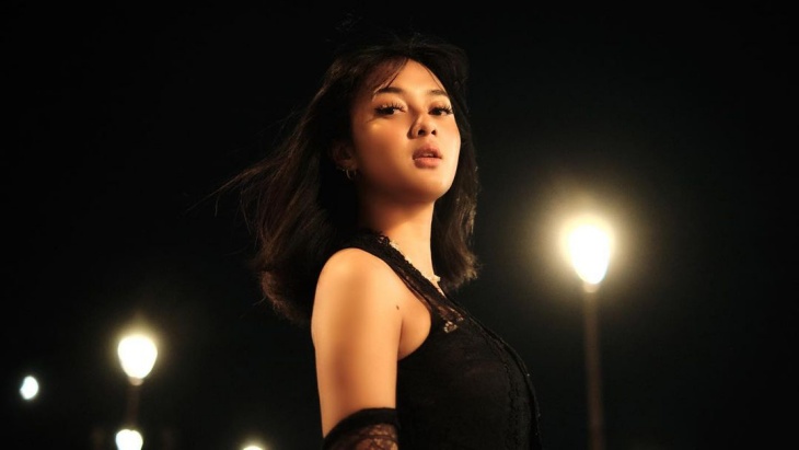 Rahmania Astrini Lepas Double Single