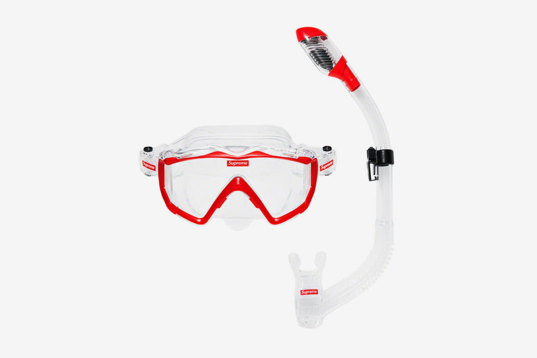 Dari Plester Hingga Set Drum, ini Koleksi Unik Supreme Spring/Summer 2019