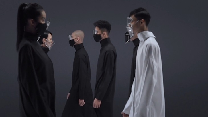 Tampil 'Elegan' dan 'Sophisticated' di Masa Pandemi dengan Face Shield Rancangan Rinaldy A Yunardi