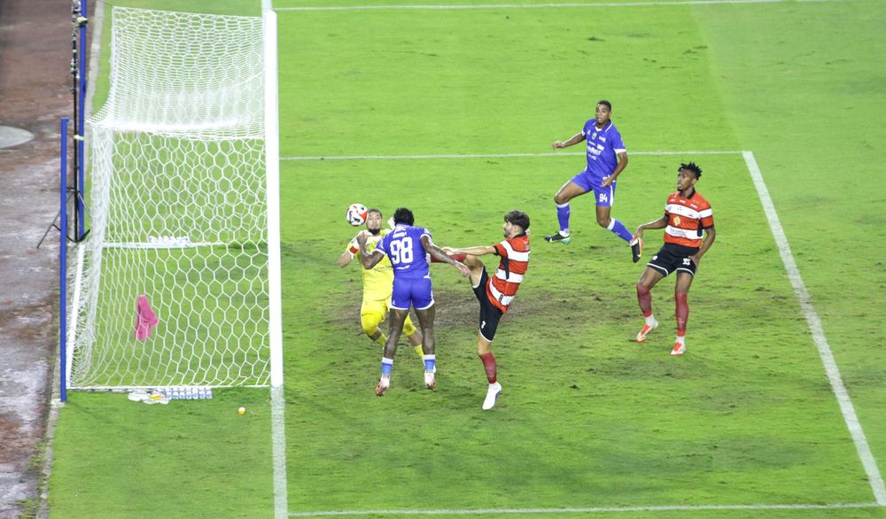 Persib Bandung Ketagihan Cetak Banyak Gol saat Dijamu Persebaya