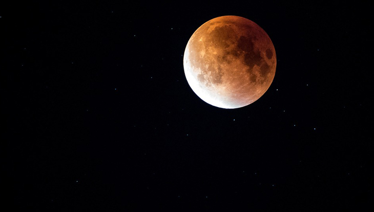 Begini nih Cara Terbaik Melihat Super Snow Moon Malam Ini