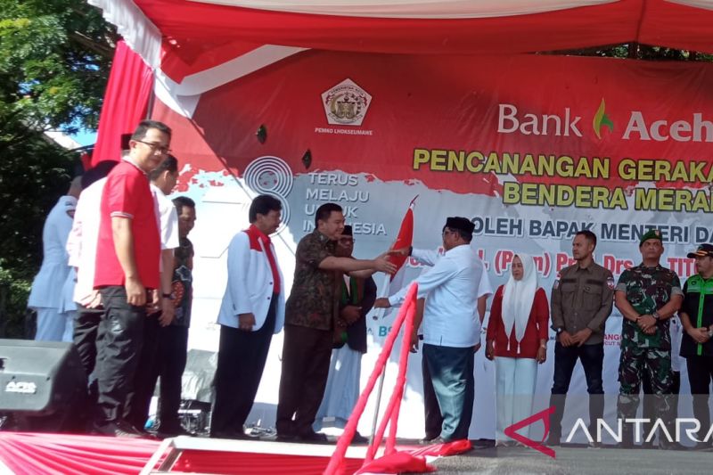 Kemendagri Mulai Bagikan 10 Juta Bendera Merah Putih 