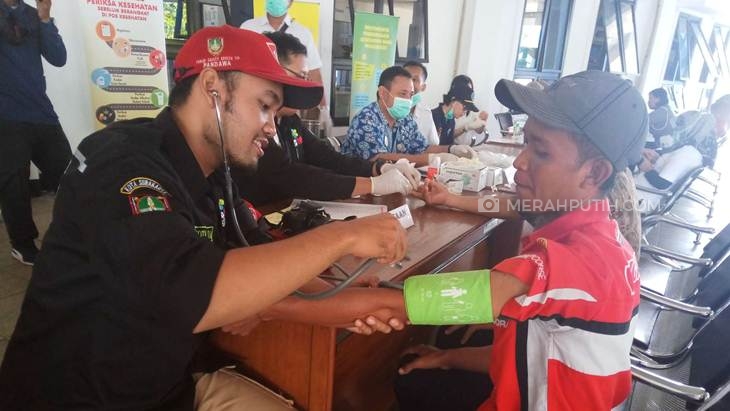 Ratusan Sopir dan Kernet Bus di Terminal Tirtonadi Alami Penyakit Gula dan Hipertensi