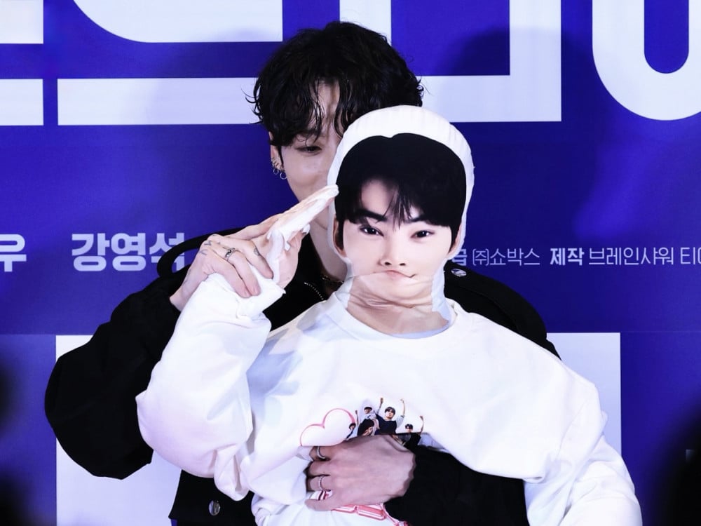 Jungkook BTS  Hadir di Pemutaran VIP Film ‘First Ride’, Tampil Memeluk Cha Eun-wo