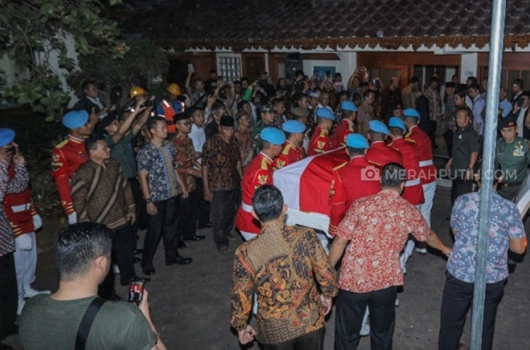 Habibie Dimakamkan Pukul 14.00 WIB, Jokowi Inspektur Upacara