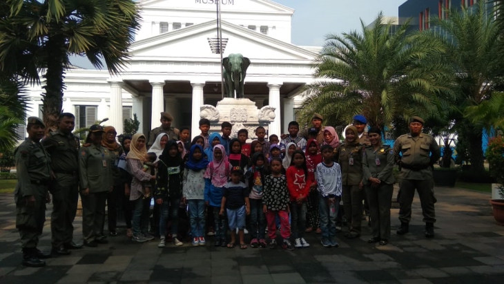 Bocah Pesisir Jakarta Bermain Sambil Belajar di Museum Nasional Indonesia