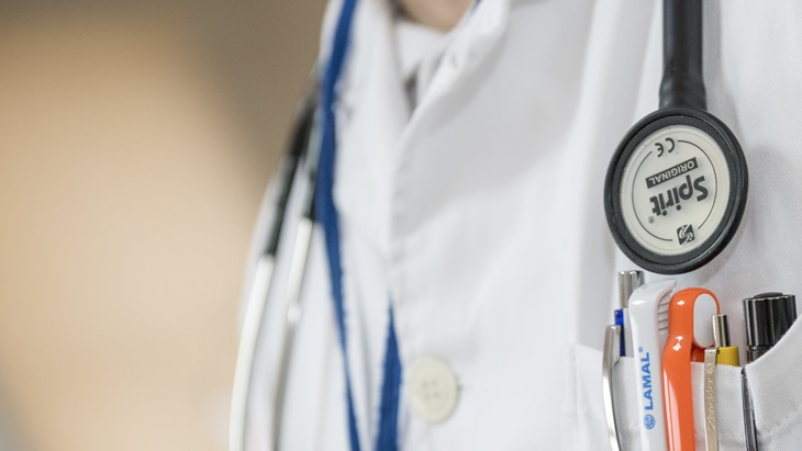 Sulitkah Menemukan Dokter yang Tepat Ketika Melancong Ke Luar Negeri?
